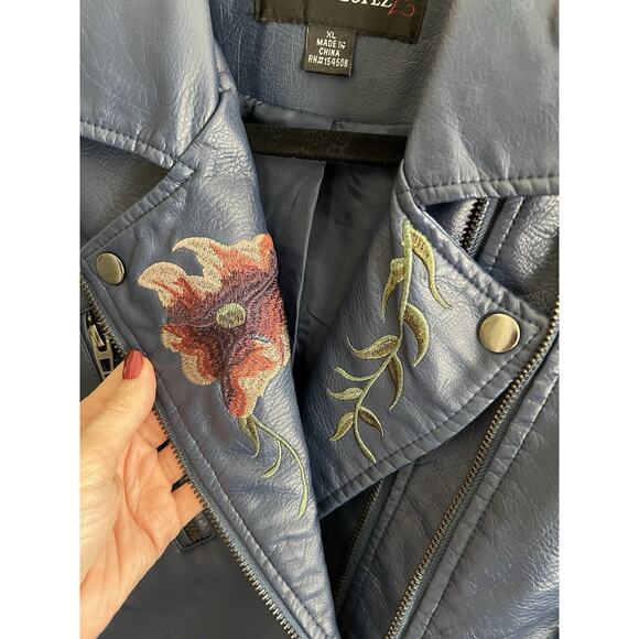 COLLEEN LOPEZ Blue Faux Leather Floral Embroidered Studded Zip Moto Jacket Sz XL - Picture 4 of 14